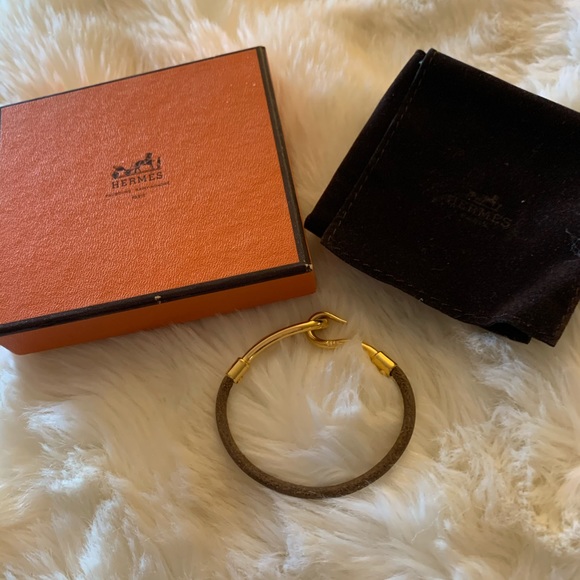 Hermès Gold Hook Bracelet - Picture 7 of 8